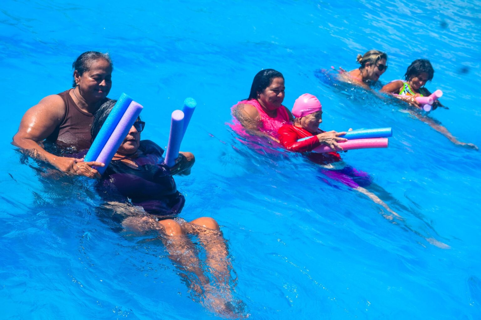As aulas de hidroginástica estão de volta e já começaram em grande estilo!