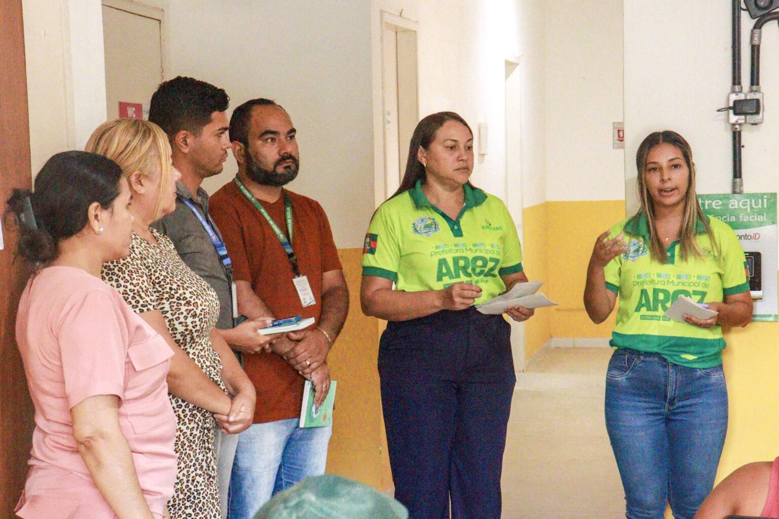 Na manhã desta terça-feira, 24 de fevereiro, a Prefeitura de Arez, por meio do CREAS e em parceria com o Conselho Tutelar, realizou importantes palestras sobre os temas abuso sexual, exploração sexual e estupro de vulnerável, reforçando a importância da i