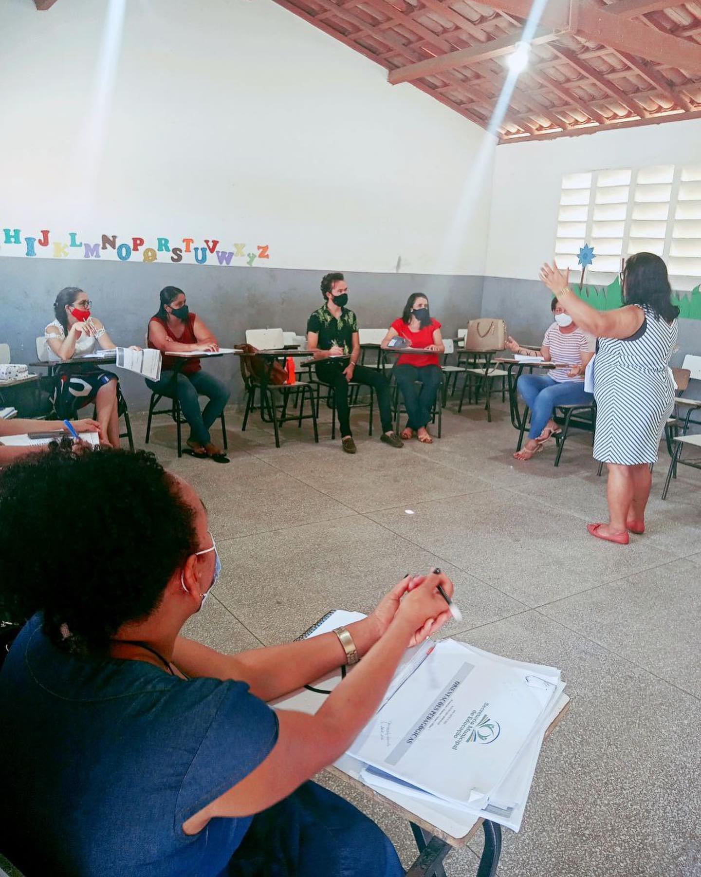 Leia mais sobre o artigo Hoje (20/10), os diretores e coordenadores das escolas municipais participaram de formação para retomada das aulas na forma híbrida.