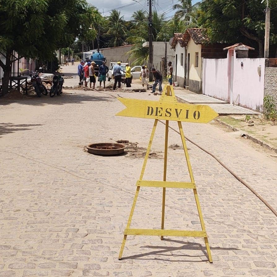 Leia mais sobre o artigo Prefeitura de Arez realizou operação durante este sábado (13/11) para desobstrução de ponto do sistema de esgotamento sanitário.