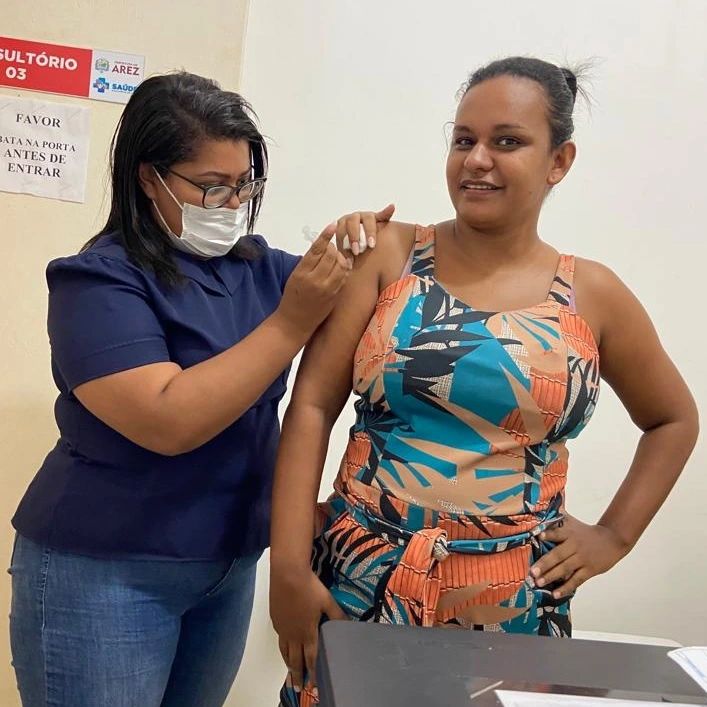 Leia mais sobre o artigo Ontem (30/04), a Prefeitura de Arez, por meio da Secretaria Municipal de Saúde, realizou o dia de mobilização para imunização contra a influenza e a tríplice viral (sarampo, caxumba e rubéola) em todas as Estratégias de Saúde da família. Dessa forma, foram aplicadas 941 doses de vacina na população Arezense.