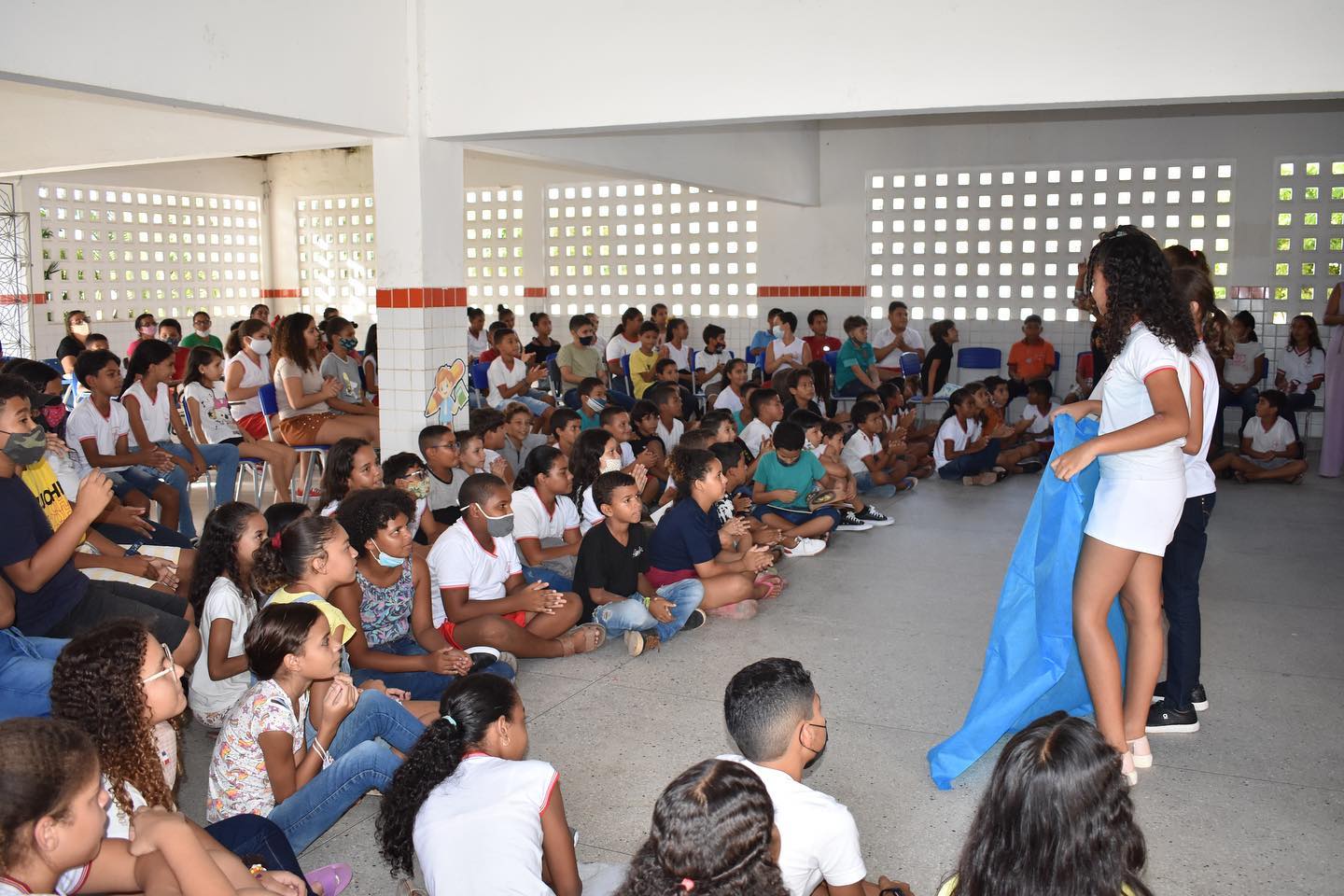 Leia mais sobre o artigo Leitura na Ponta da Língua, Escrita na Ponta do Lápis: projeto desenvolvido na Escola Municipal João Guió se propõe a promover hábitos de leitura e a apropriação da escrita de forma lúdica. 