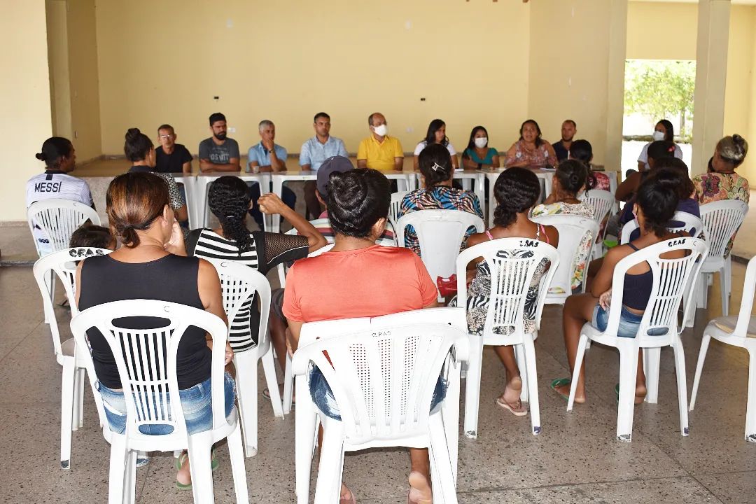 Leia mais sobre o artigo Ontem (29/04) o prefeito Bergson Iduino, a Secretária de Trabalho, Habitação e Assistência Social, vereadores, representantes da Defesa Civil do município, do Setor de habitação e assistentes sociais se reuniram com moradores do rabo do gata com o intuito de novamente propor alternativas para a questão das moradias em risco iminente.