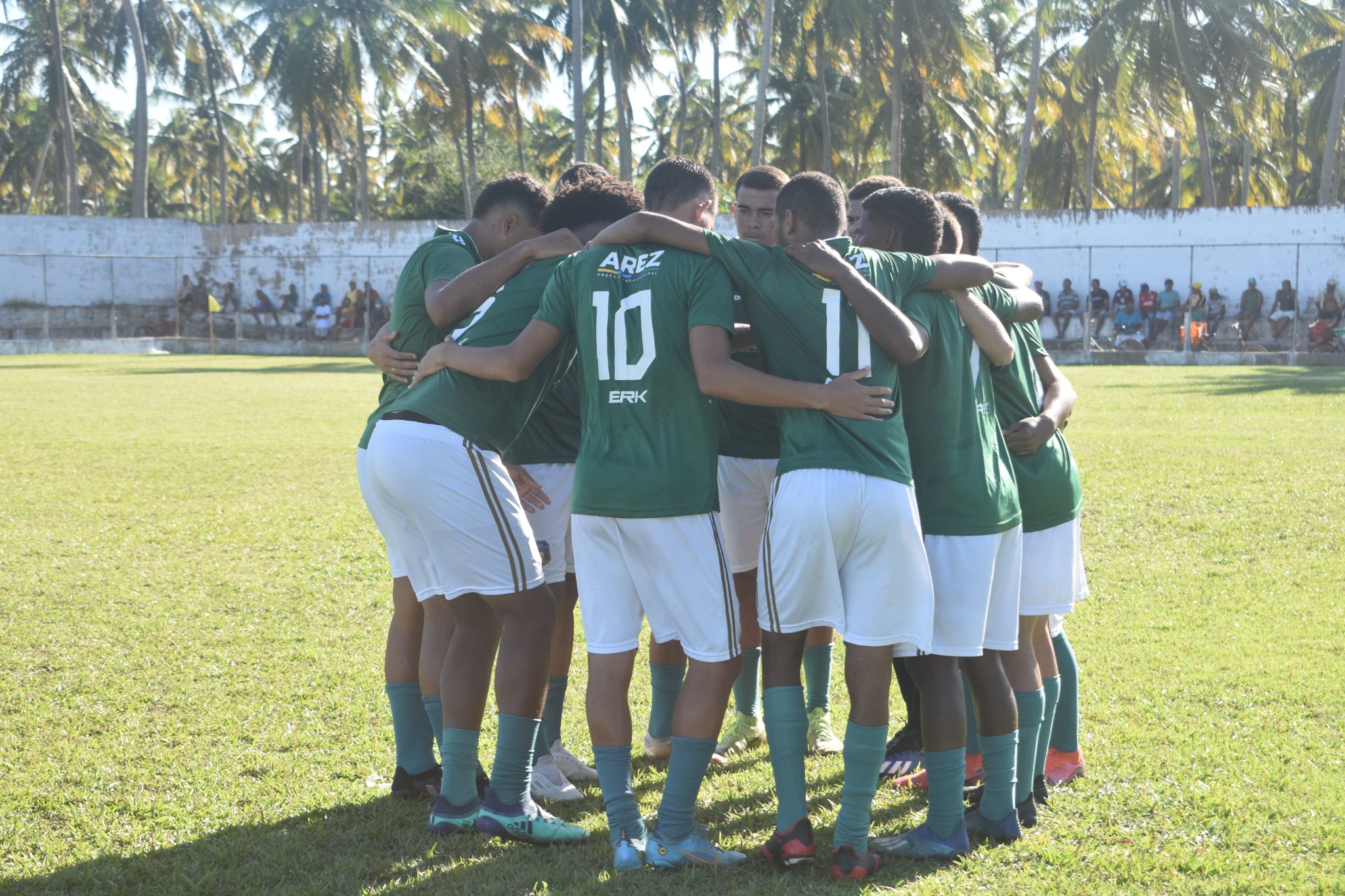 Leia mais sobre o artigo Em disputa realizada no sábado (18/06) contra o Angicos Futebol Clube, no estádio Ferreirão, nossa seleção arezense sub-20 venceu por 2X1.