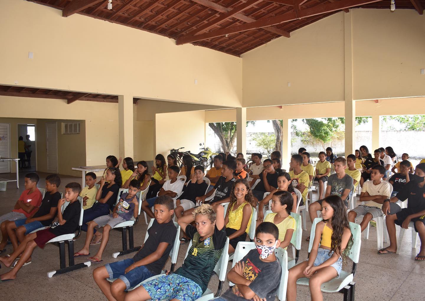 Leia mais sobre o artigo No dia (29/09) o grupo de crianças e adolescentes do Centro de Convivência e Fortalecimento de Vínculos participou de um momento especial para falar sobre a campanha de conscientização do Setembro Amarelo.