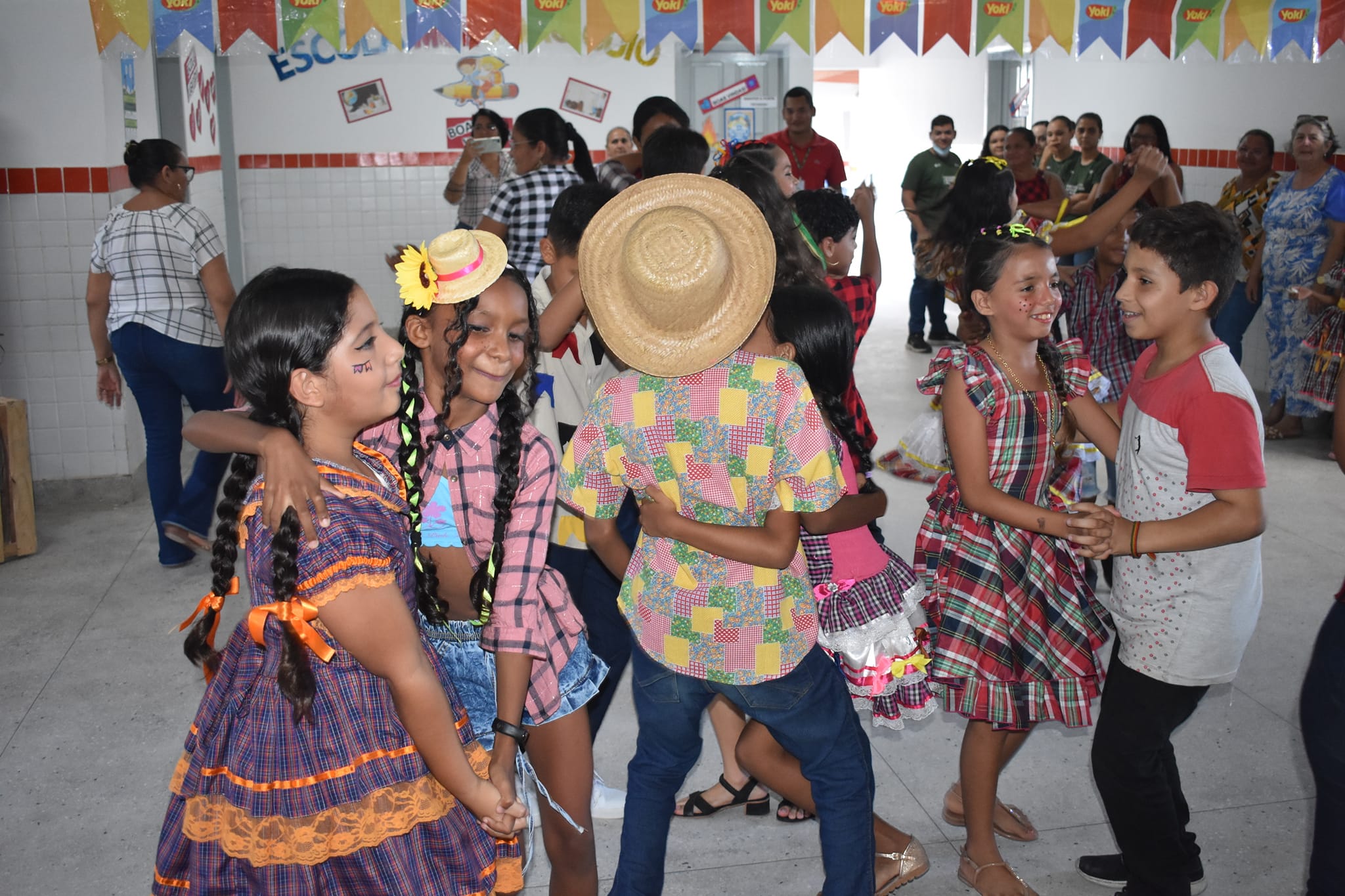 Leia mais sobre o artigo No último dia 10, aconteceu o Arraiá do “Cumpadi João Guió” com os alunos da EJA profinalizante. 