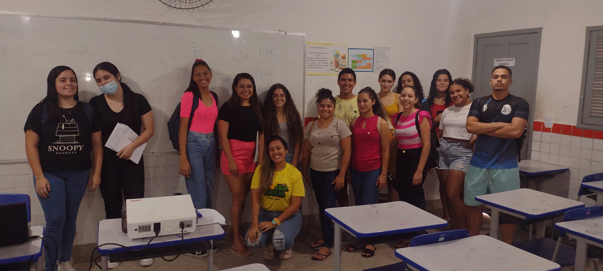 Leia mais sobre o artigo Sábado aconteceu o aulão do Revisa Enem com a matéria de Língua Estrangeira, ministrado pela professora Jéssica Rocha. Os estudantes estão mais próximos da aprovação. 