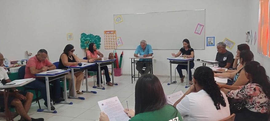 Leia mais sobre o artigo A Prefeitura Municipal de Arez, através da Secretaria municipal de Educação realizou uma reunião de alinhamento e estratégias com as equipes gestoras das escolas e creches do município nesta sexta-feira (02), Durante o encontro, foram discutidos assuntos administrativos e sobre os programas e projetos pedagógicos que vai ser implementados na rede municipal de ensino em 2024.