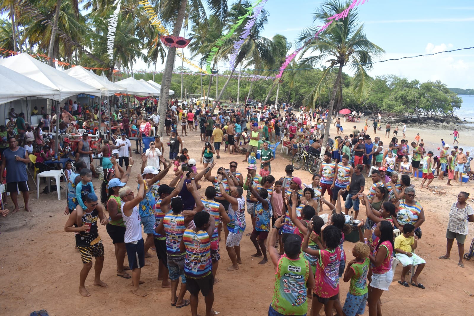 Leia mais sobre o artigo Em nome da Prefeitura municipal de Arez, Ontem, encerramos o nosso AREZ FOLIA 2024 com chave de ouro! Foi um dia incrível, repleto de muita animação e alegria, com a participação dos foliões da cidade e dos blocos carnavalescos, que desfilaram pelas ruas e avenida do município. foi uma terça-feira daquelas!