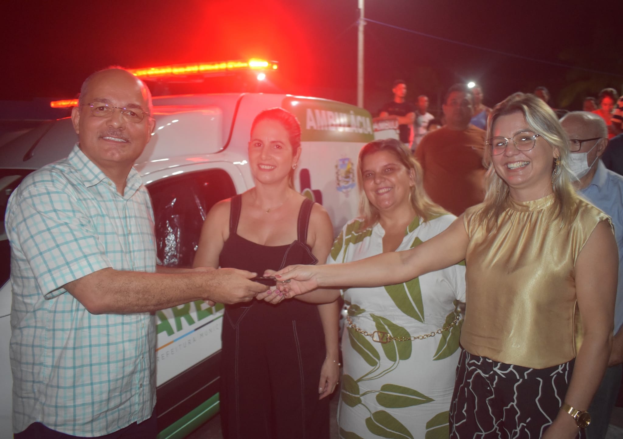 Leia mais sobre o artigo Confira as fotos da solenidade de entrega que aconteceu nesta sexta-feira (01/03), de três veículos 0 km para o fortalecimento da frota do município.