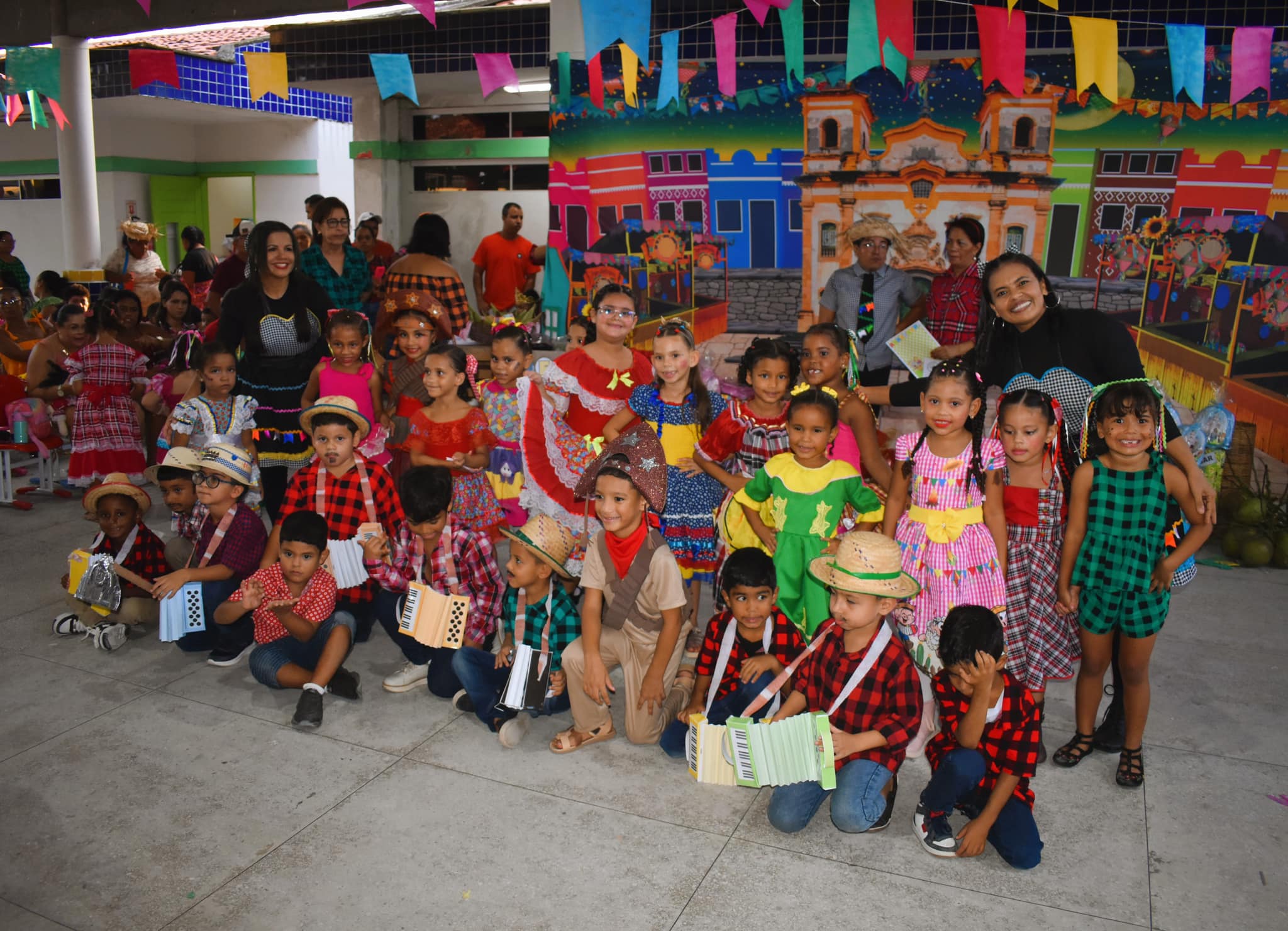 Leia mais sobre o artigo A Creche Divina Providência, realizou o “Arraiá da comadre Providência”, evento que ocorreu na tarde desta quarta-feira (26).