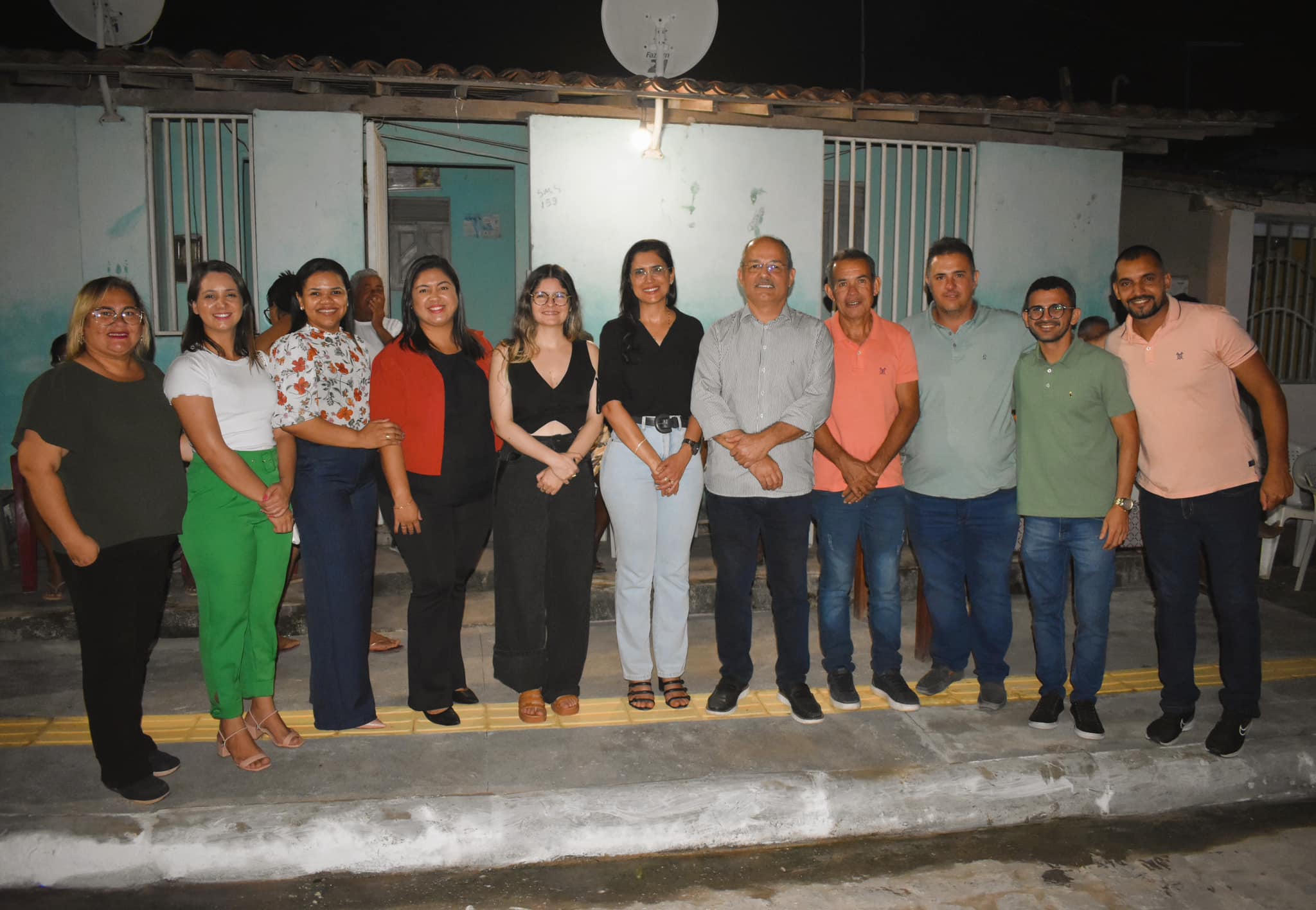 Leia mais sobre o artigo Teve mais obras inauguradas por aqui  A noite foi de inauguração do calçamento da Travessa Santo Antônio, Reforma e Climatização da Escola Ezilda Smith e Construção do Mercado do Peixe.