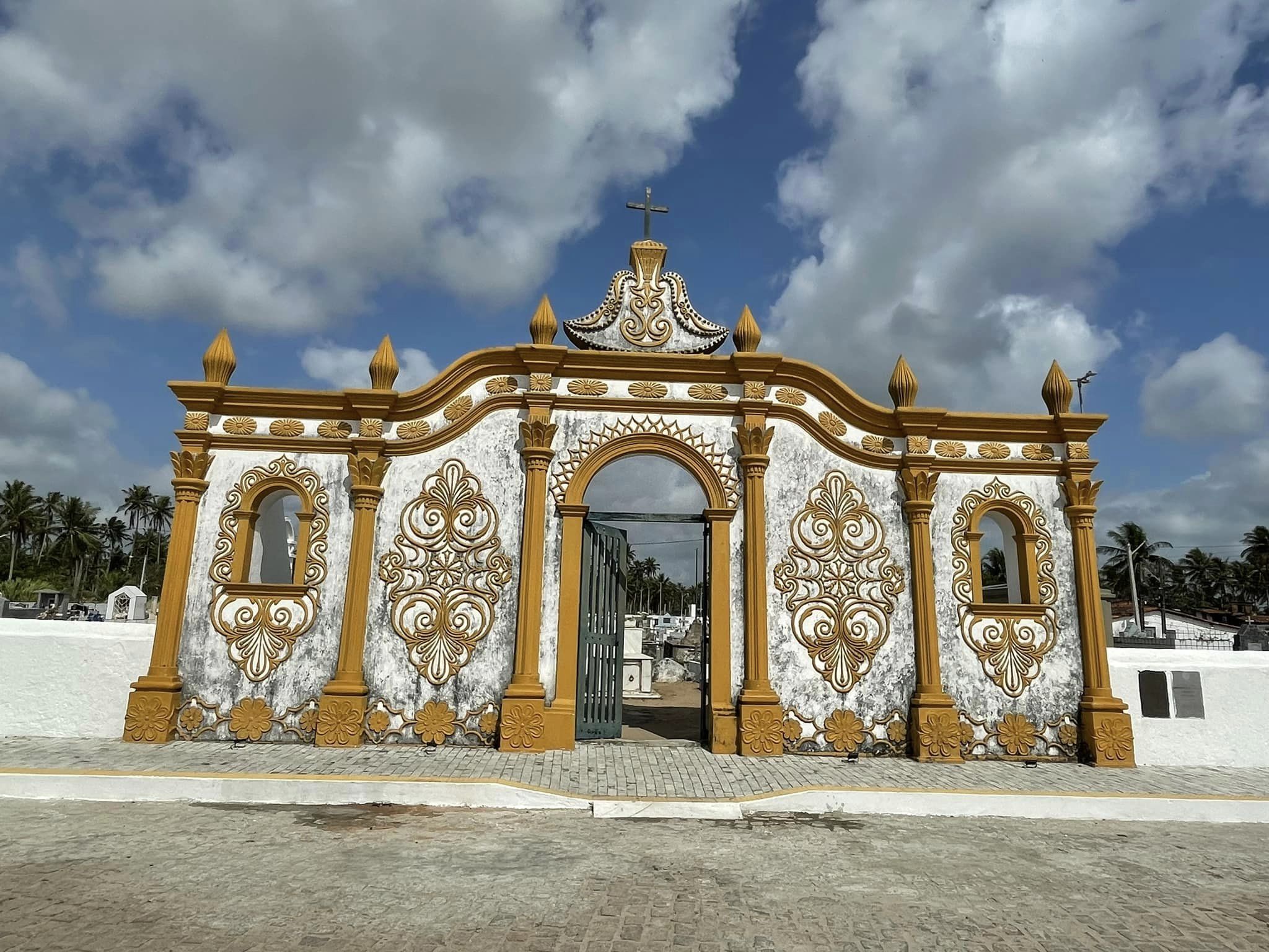 Leia mais sobre o artigo CEMITÉRIO MUNICIPAL VEM SENDO MANTIDO LIMPO E PINTADO E NO DIA DE FINADOS GANHA ATENÇÃO ESPECIAL DO EXECUTIVO MUNICIPAL.