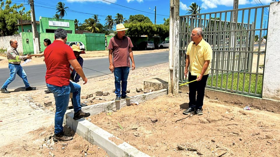 Leia mais sobre o artigo A Prefeitura municipal de Arez, por meio da Secretaria de Infraestrutura esteve nesta terça-feira, 29 de outubro, fiscalizando as obras em andamento, e gostaríamos de mostrar para vocês a real importância do trabalho diário, que às vezes passa despercebido no nosso cotidiano.