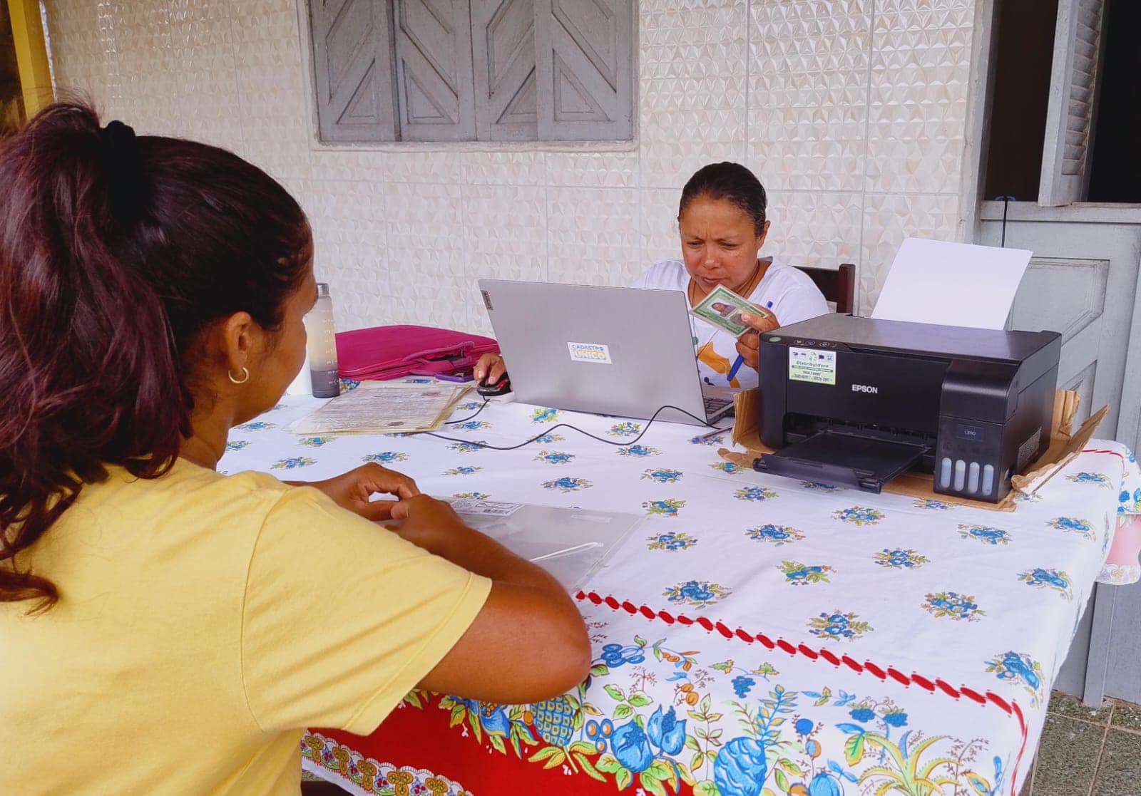 Leia mais sobre o artigo A Prefeitura municipal de Arez, Gestão Bergson Iduino, Por meio da SEMTHAS, seguindo o cronograma de atualizações de acordo com averiguação do governo federal, na manhã desta quarta-feira(04), realizou a atualização de dados cadastrais do CadÚnico da população de Nascença